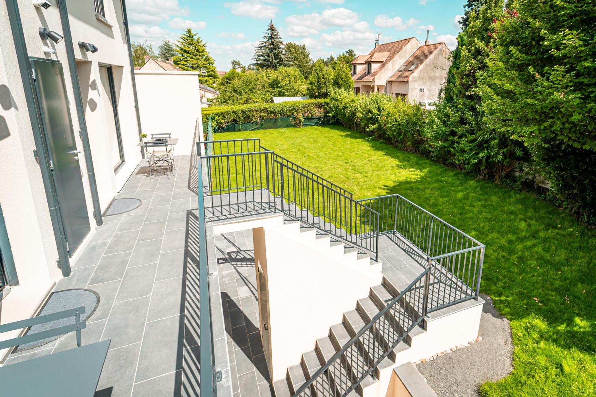 Le Cool Plex Duplex Avec Jardin, Disney 10Mn エスブリー エクステリア 写真